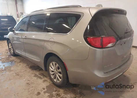 2019 Chrysler Pacifica Touring L из США, поврежденный, VIN 2C4RC1BG7KR547984